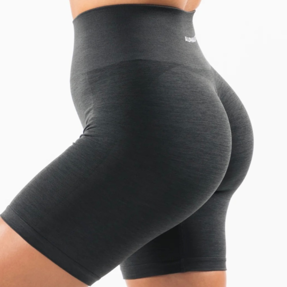 ALPHALETE 6’5 Biker shorts